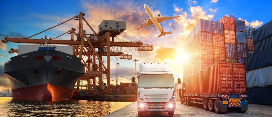What are some of the risks that come with choosing a freight forwarding service? post thumbnail image
